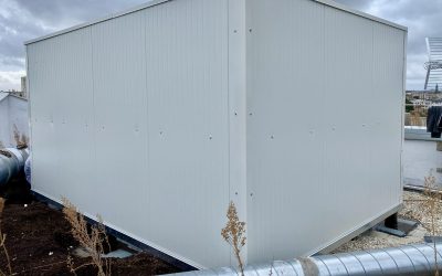 Écran acoustique pour pompe à chaleur : réduction du bruit sur une toiture | Cometac